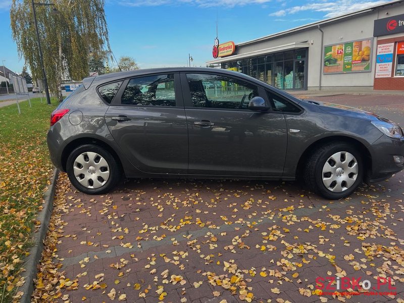 2012' Opel Astra 1.4 Turbo Active photo #5