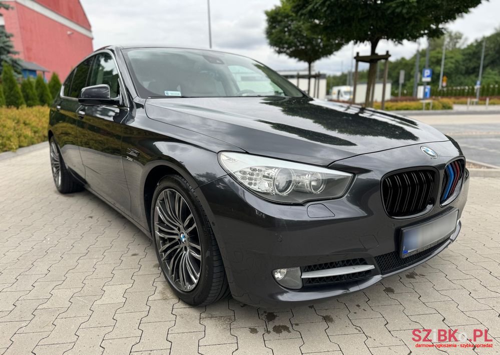 2010' BMW 5 Series photo #4