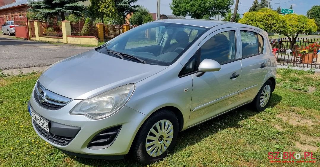 2011' Opel Corsa photo #4