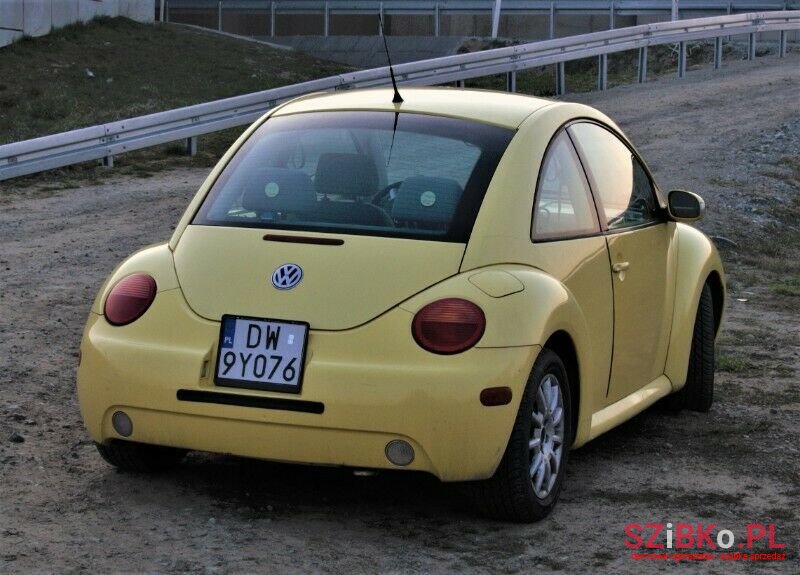 2004' Volkswagen New Beetle photo #2