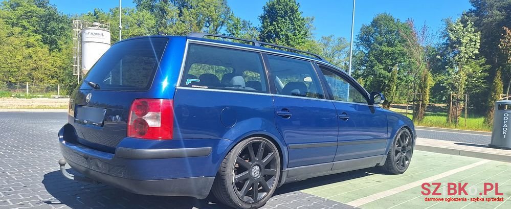 2004' Volkswagen Passat photo #4