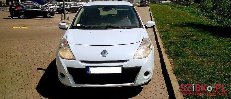 2010' Renault Clio photo #1
