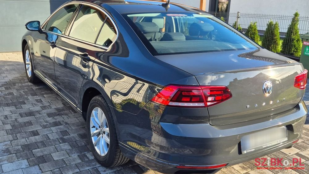 2019' Volkswagen Passat photo #3