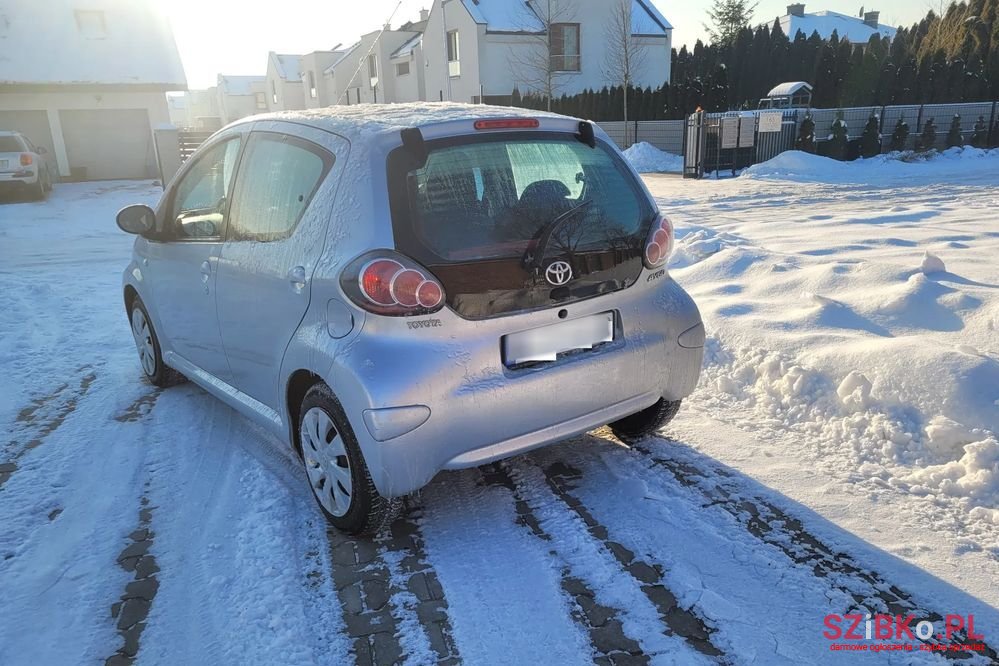 2013' Toyota Aygo Connect photo #3