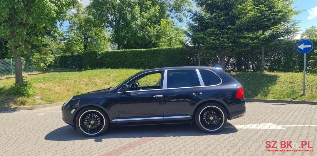 2005' Porsche Cayenne photo #1