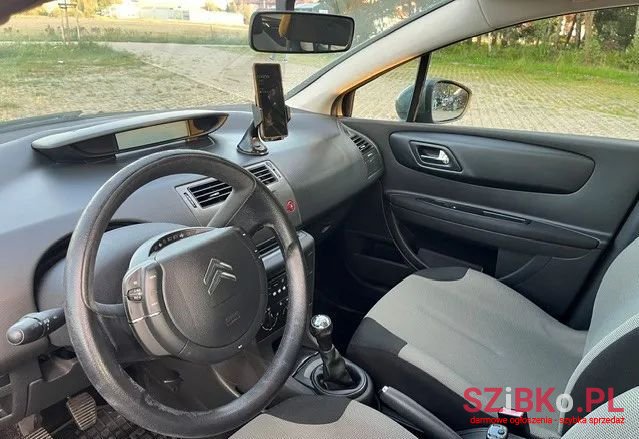 2010' Citroen C4 photo #6