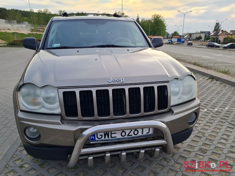 2005' Jeep Cherokee Sport photo #1