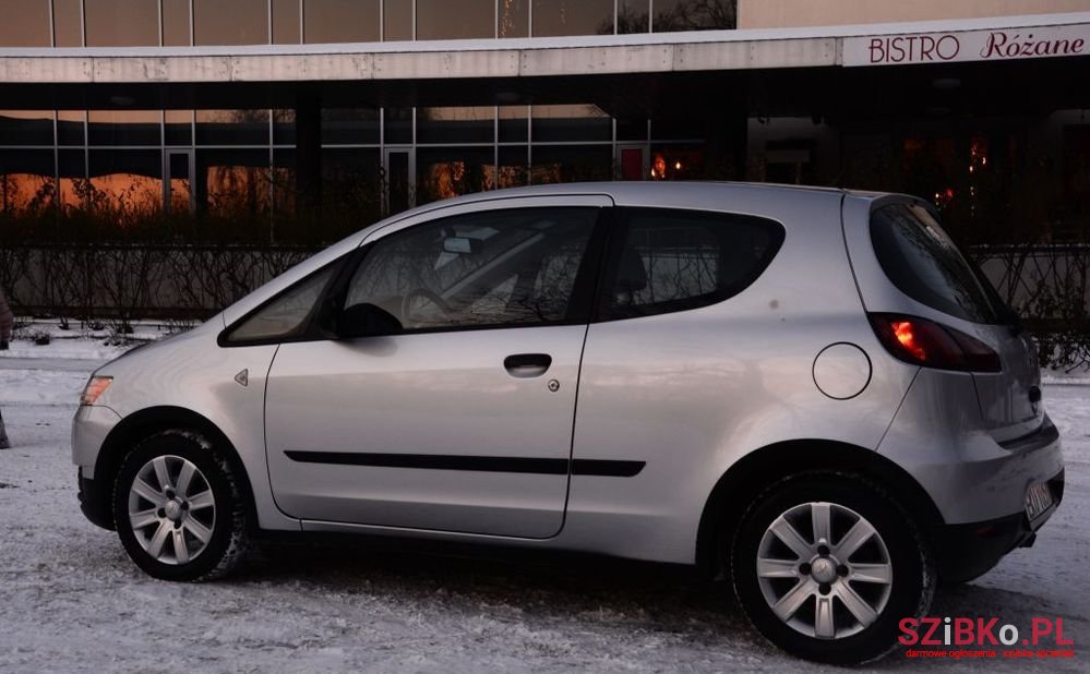 2010' Mitsubishi Colt photo #5