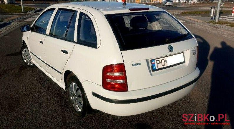 2001' Skoda Fabia photo #3