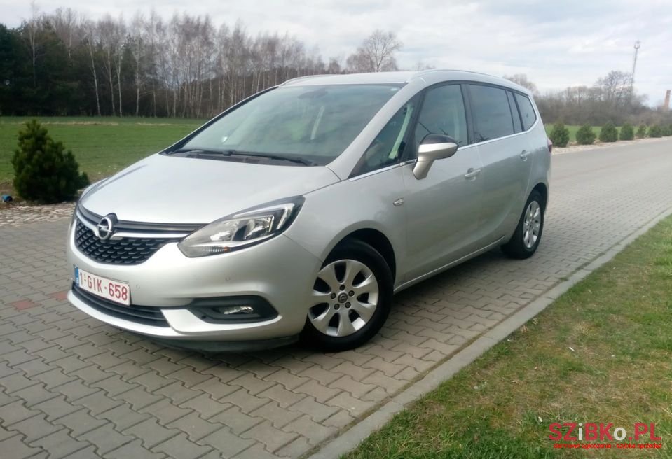 2016' Opel Zafira photo #1