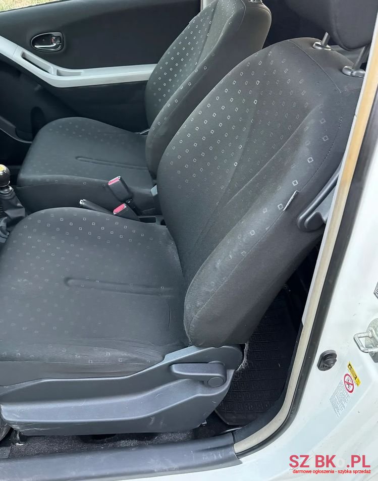 2011' Toyota Yaris 1.4 D-4D Active photo #6