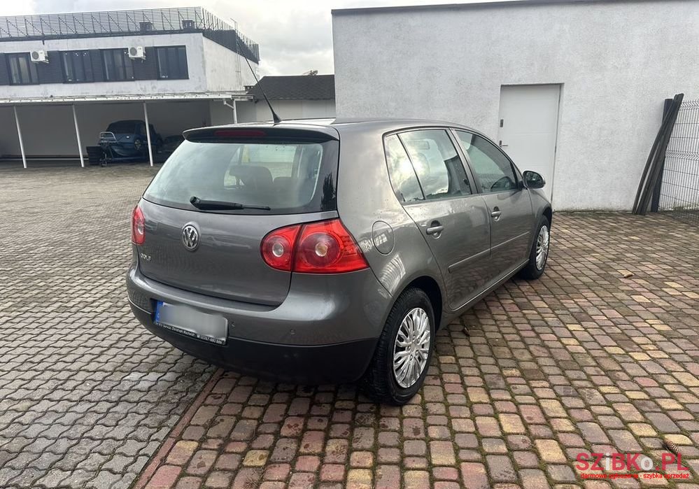 2009' Volkswagen Golf photo #4