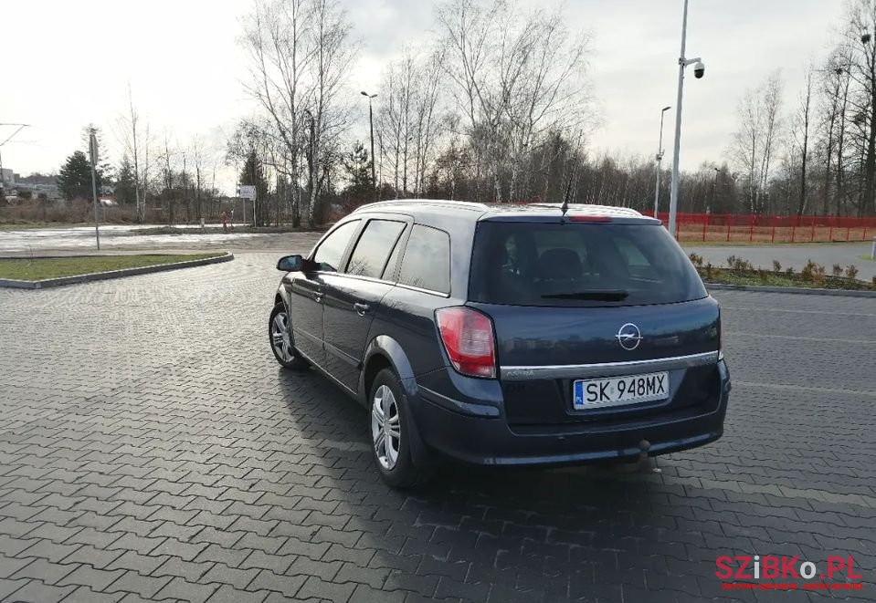 2008' Opel Astra photo #4