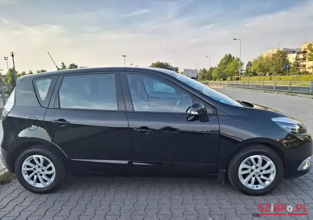 2013' Renault Scenic photo #1