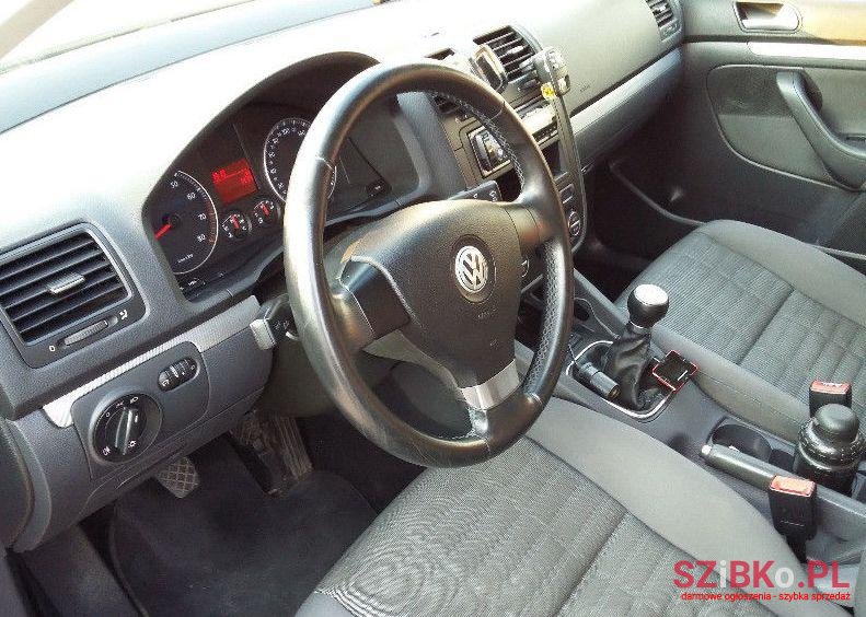 2007' Volkswagen Golf photo #1