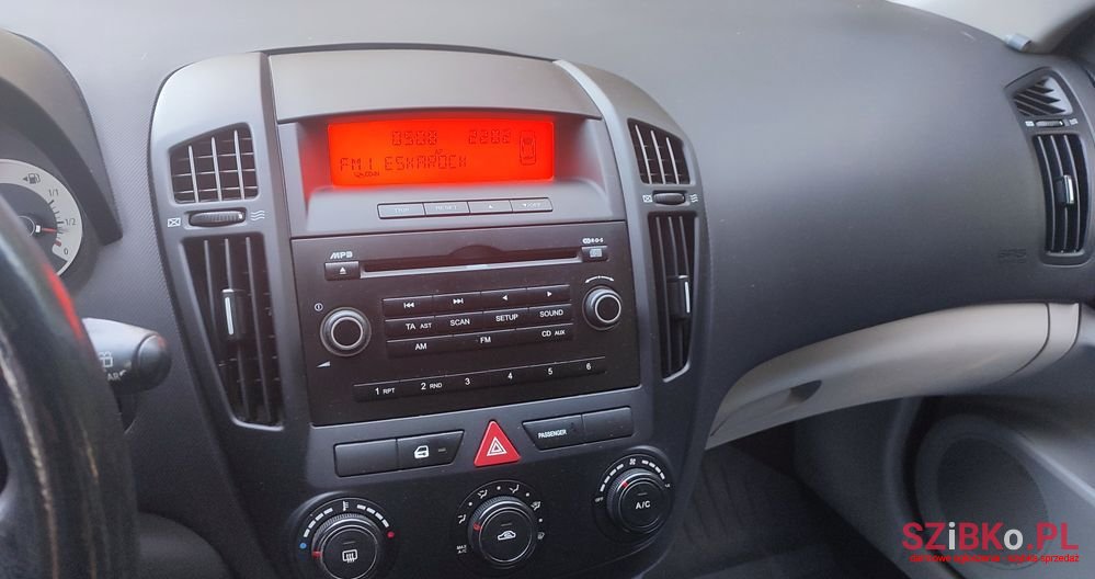 2007' Kia Ceed photo #2