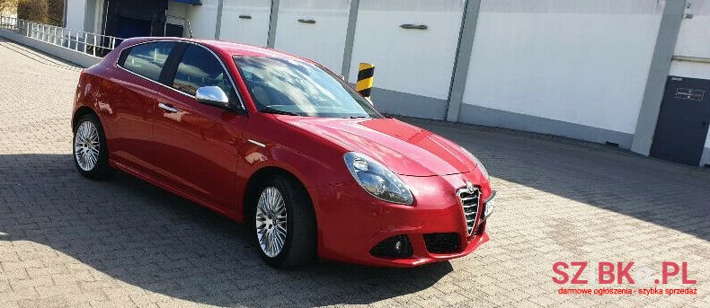 2012' Alfa Romeo Giulietta photo #1