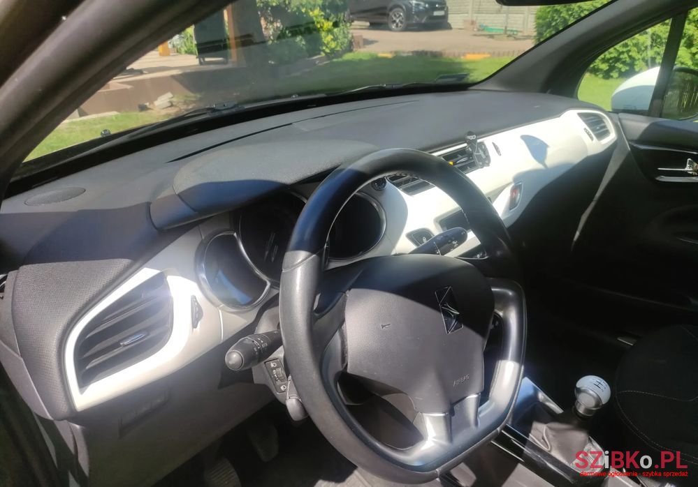 2012' Citroen DS3 1.6 Hdi Sochic photo #6