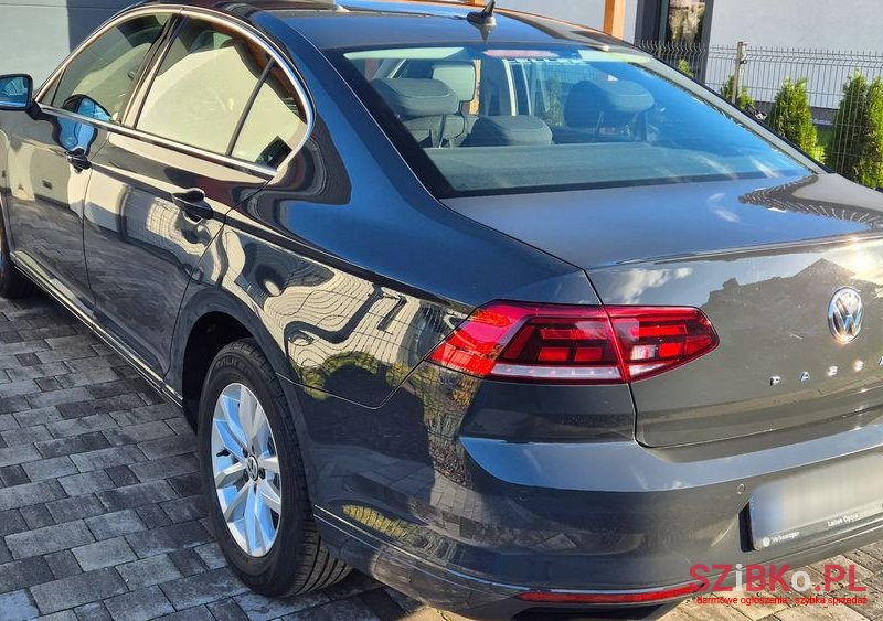 2019' Volkswagen Passat photo #3