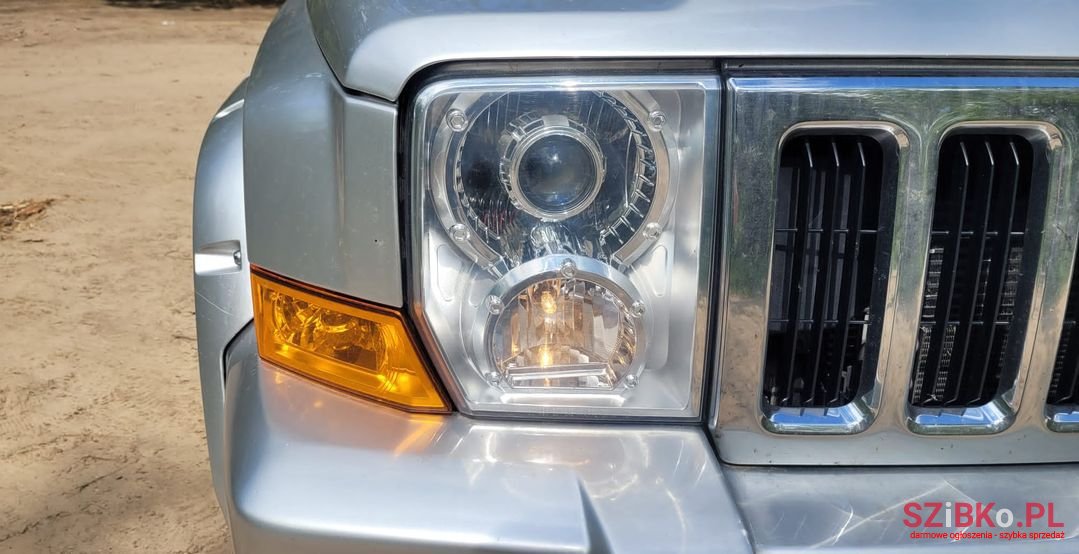 2006' Jeep Commander photo #4