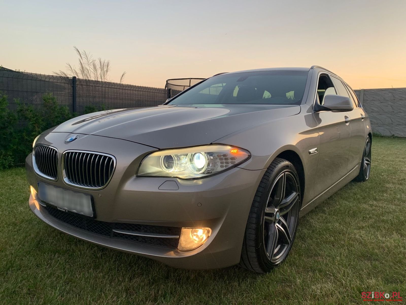 2012' BMW 5 Series photo #1