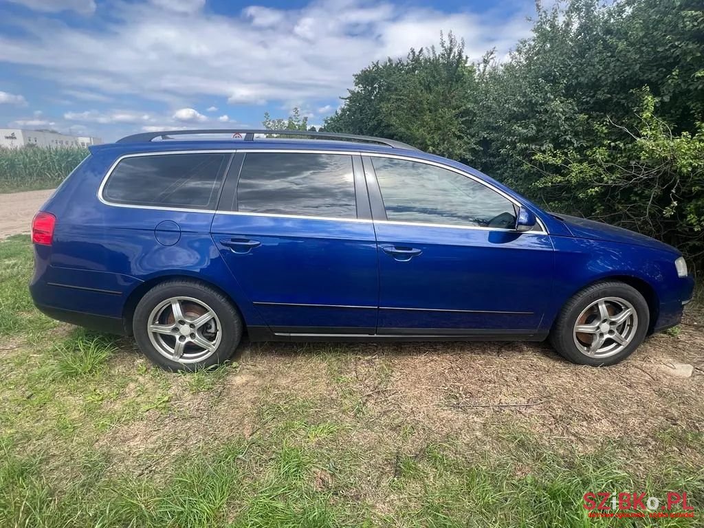 2007' Volkswagen Passat photo #6