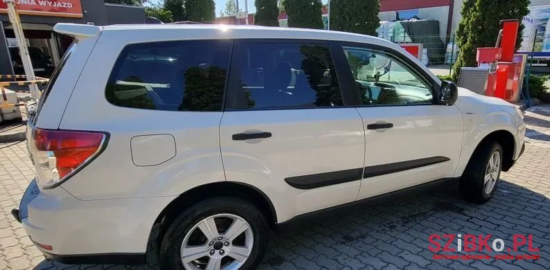 2011' Subaru Forester photo #6