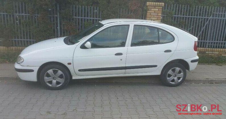 2002' Renault Megane photo #2