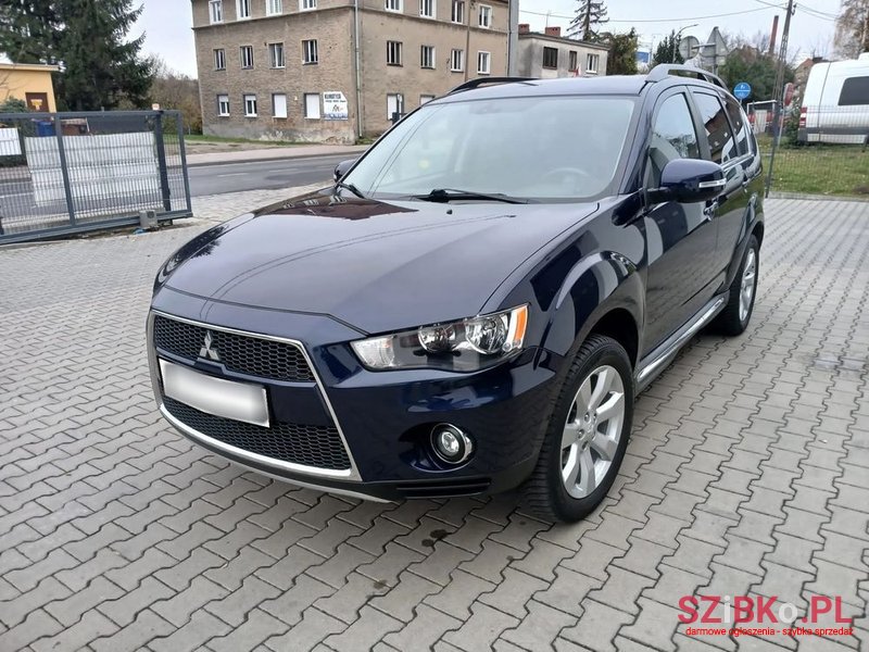 2010' Mitsubishi Outlander photo #1