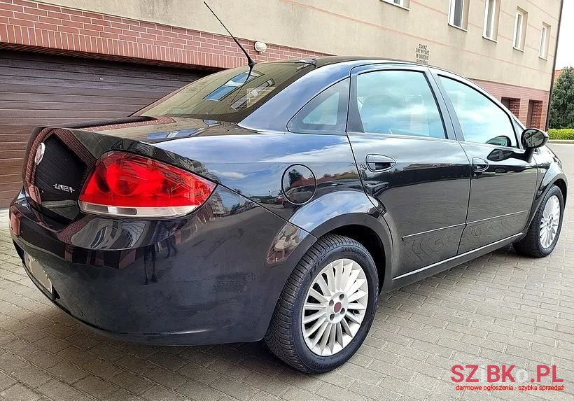 2009' Fiat Linea photo #2