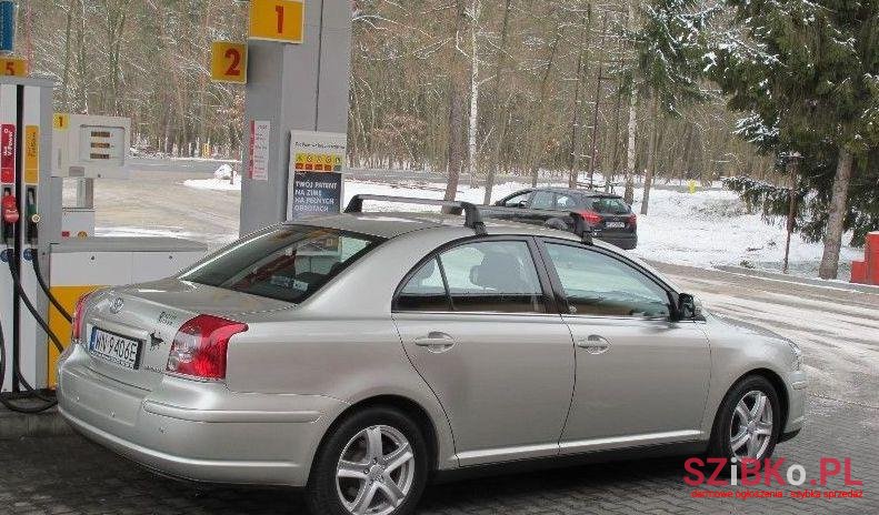 2008' Toyota Avensis photo #2