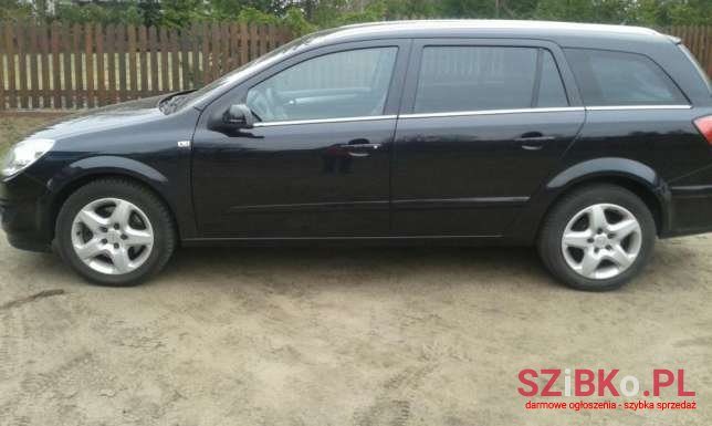 2008' Opel Astra photo #1
