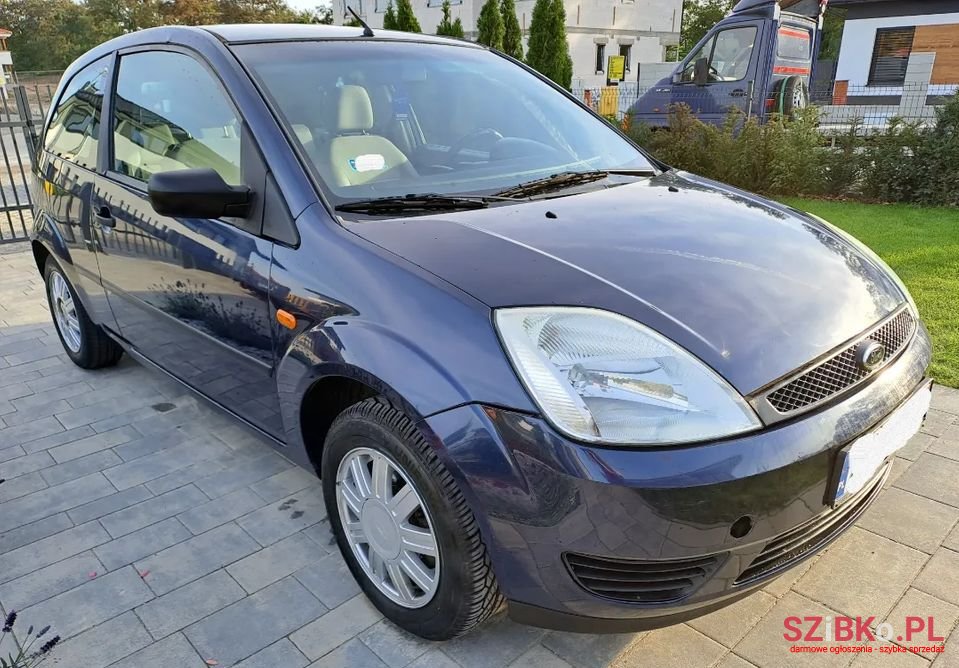 2003' Ford Fiesta photo #1