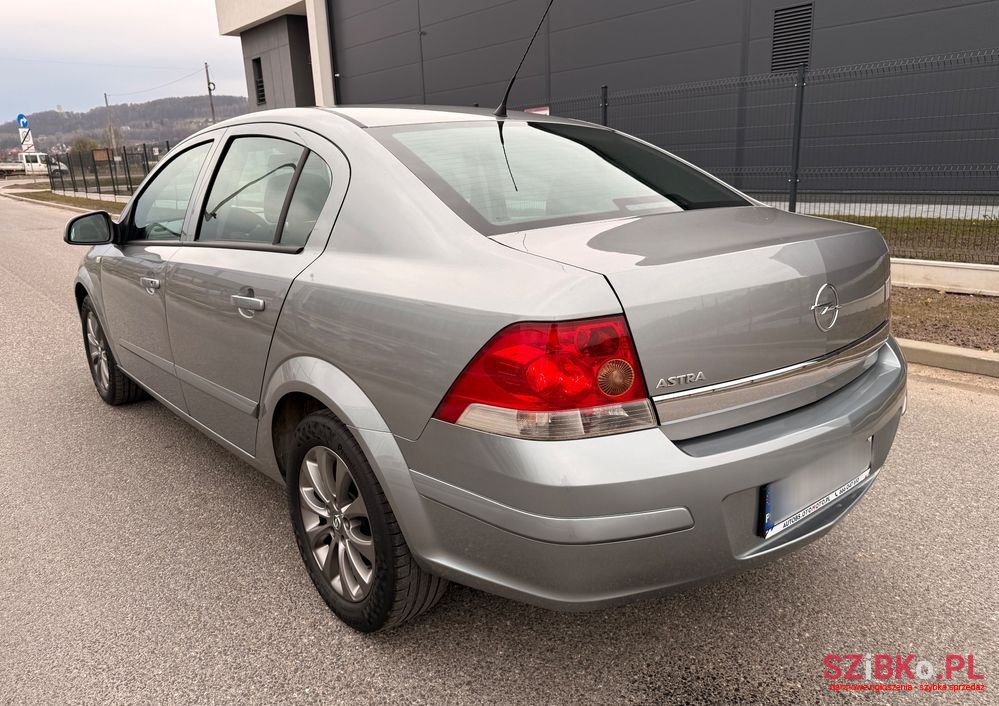 2010' Opel Astra 1.6 Edition photo #6