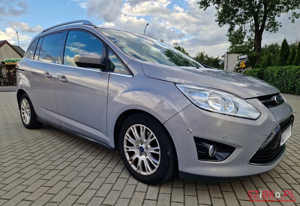 2012' Ford C-MAX photo #3