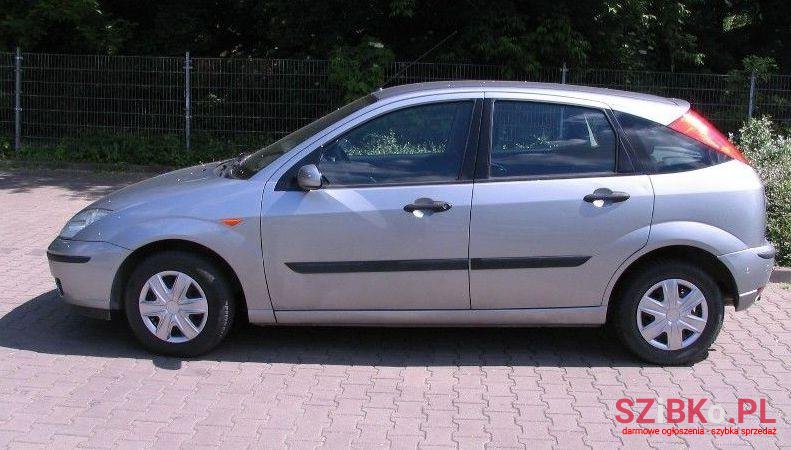 2004' Ford Focus photo #2