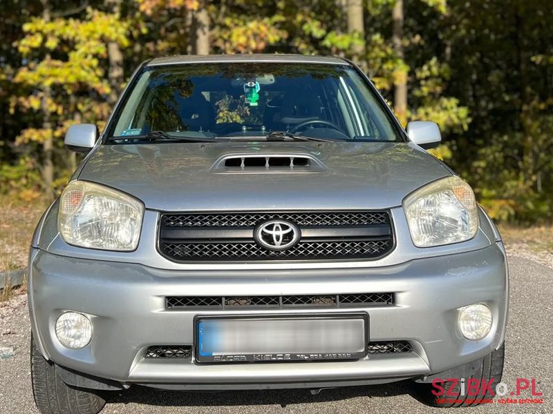2005' Toyota RAV4 photo #2