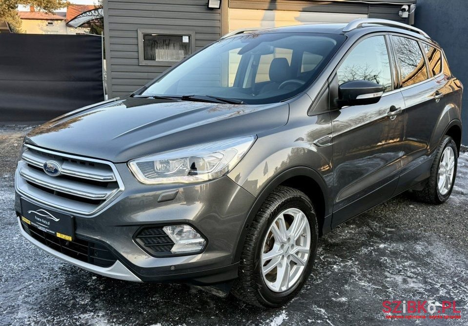 2019' Ford Kuga 2.0 Tdci 4X2 Titanium photo #3