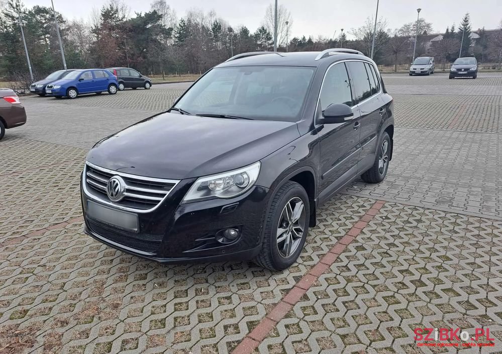 2010' Volkswagen Tiguan photo #4