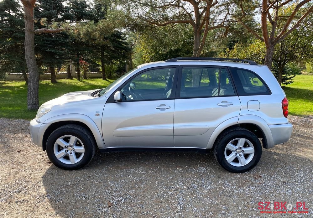 2004' Toyota RAV4 2.0 D-4D Sol photo #2