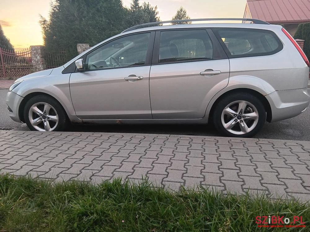 2009' Ford Focus photo #3