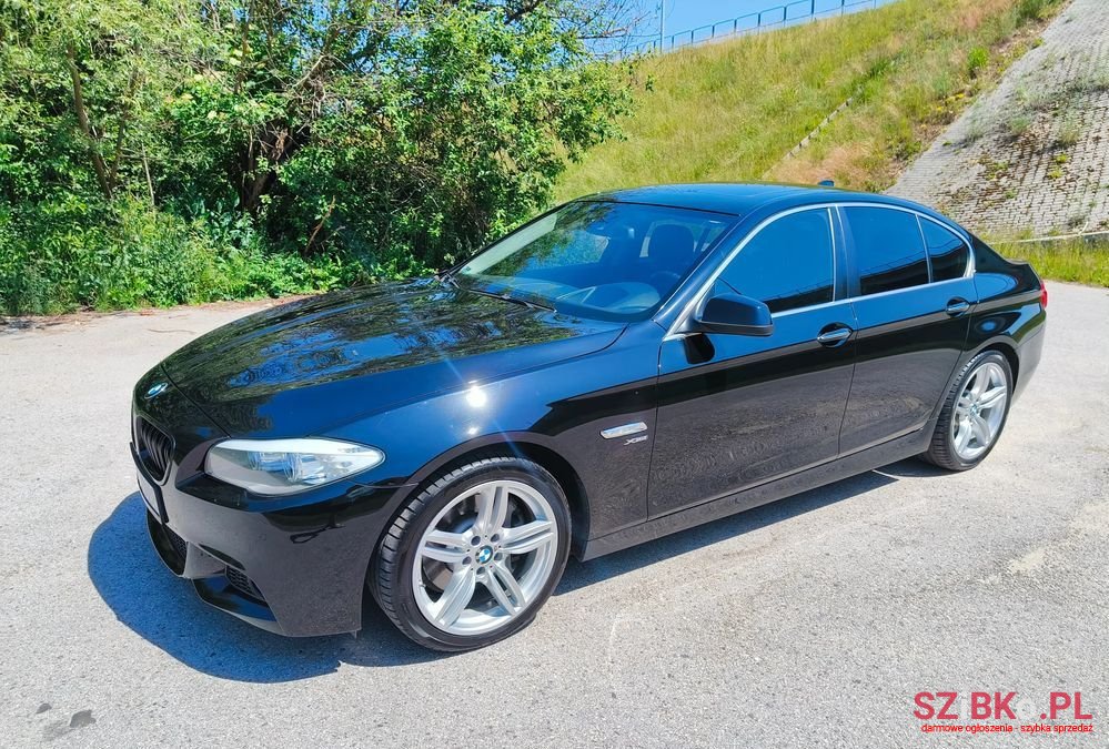 2011' BMW 5 Series 535I Xdrive photo #3