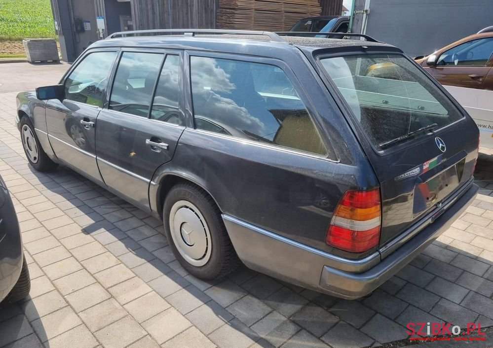 1994' Mercedes-Benz E-Class 220 T photo #4