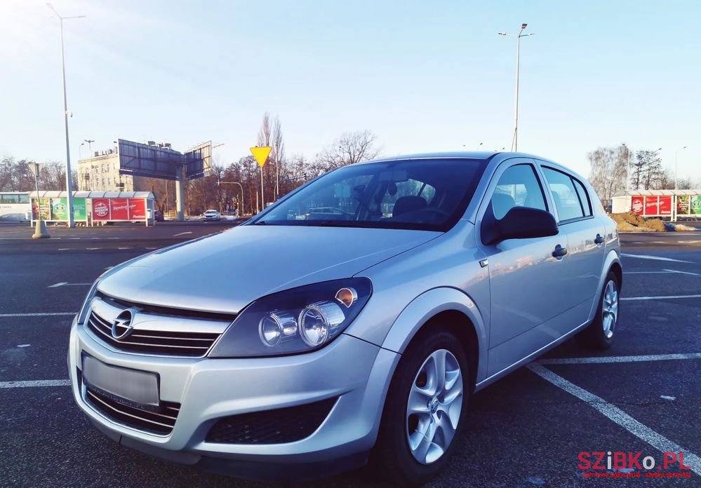 2010' Opel Astra 1.4 Essentia photo #1