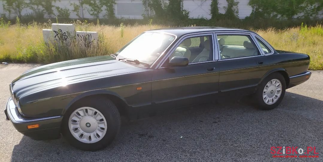 1997' Jaguar XJ photo #4