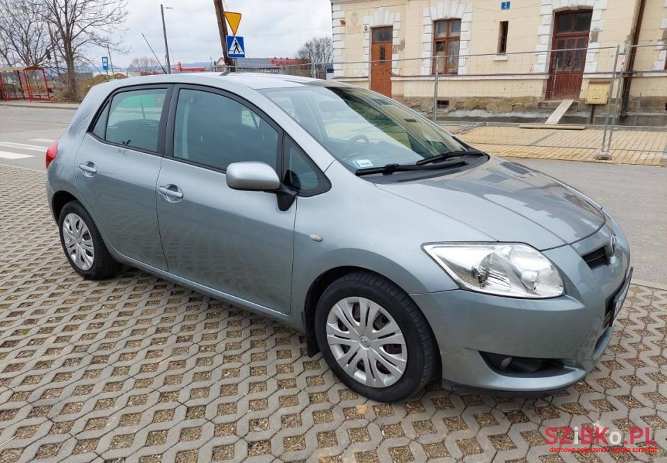 2008' Toyota Auris photo #3