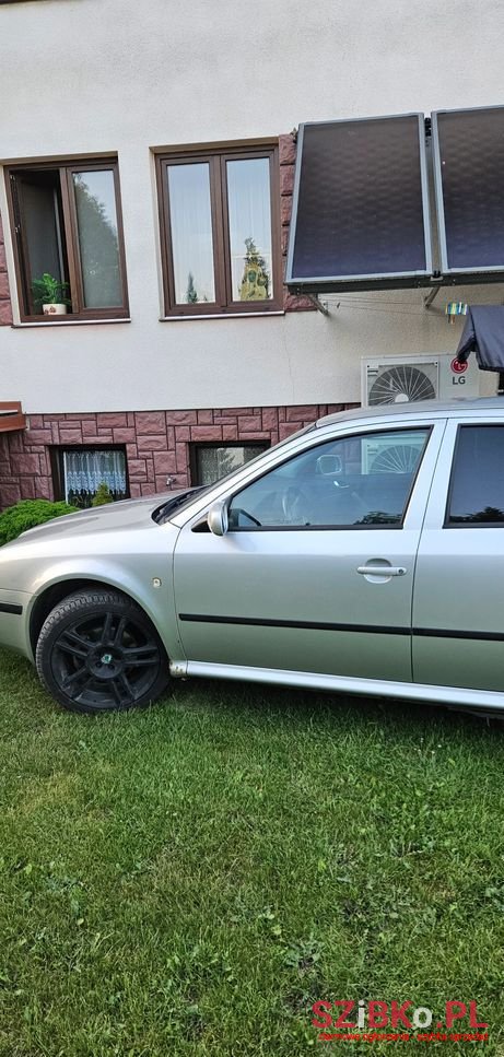 2002' Skoda Octavia photo #4