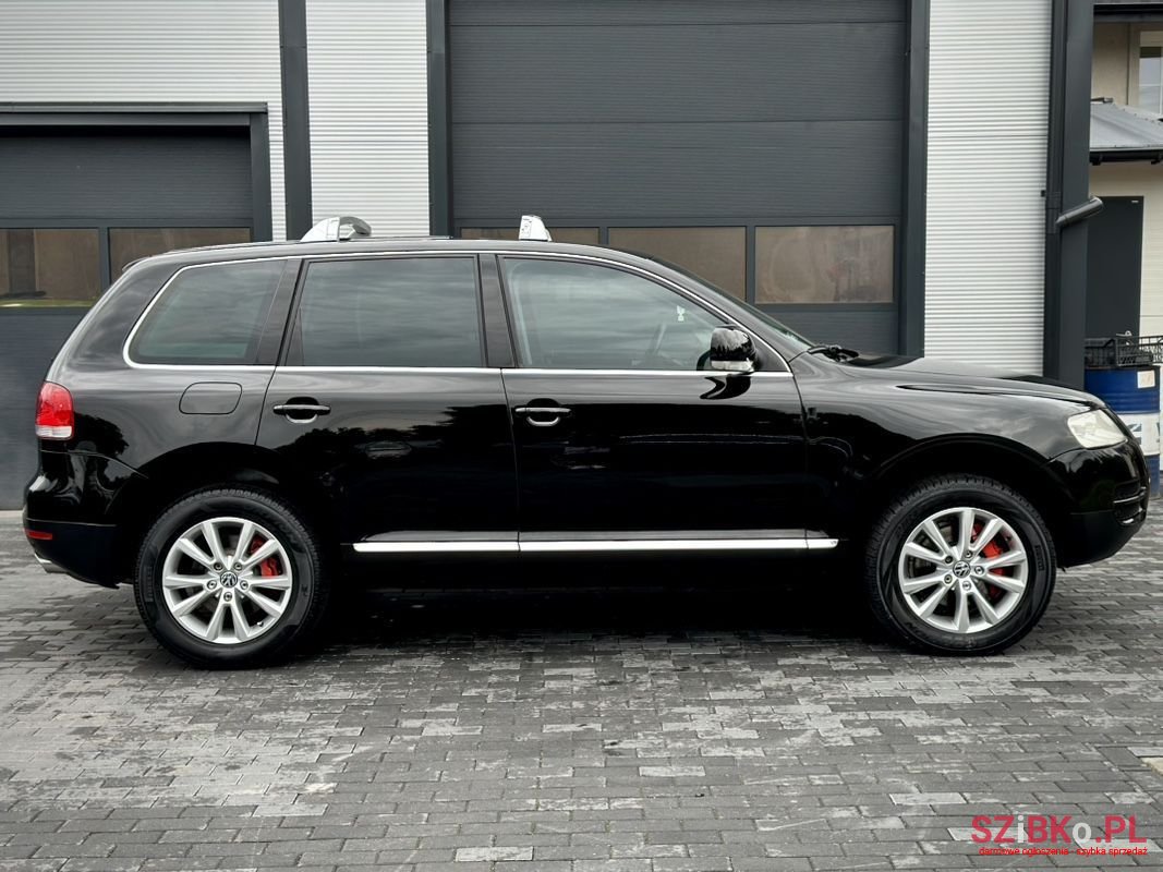 2004' Volkswagen Touareg photo #6