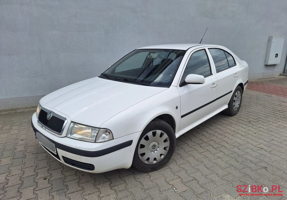 2009' Skoda Octavia 1.9 Tdi Tour Classic photo #4