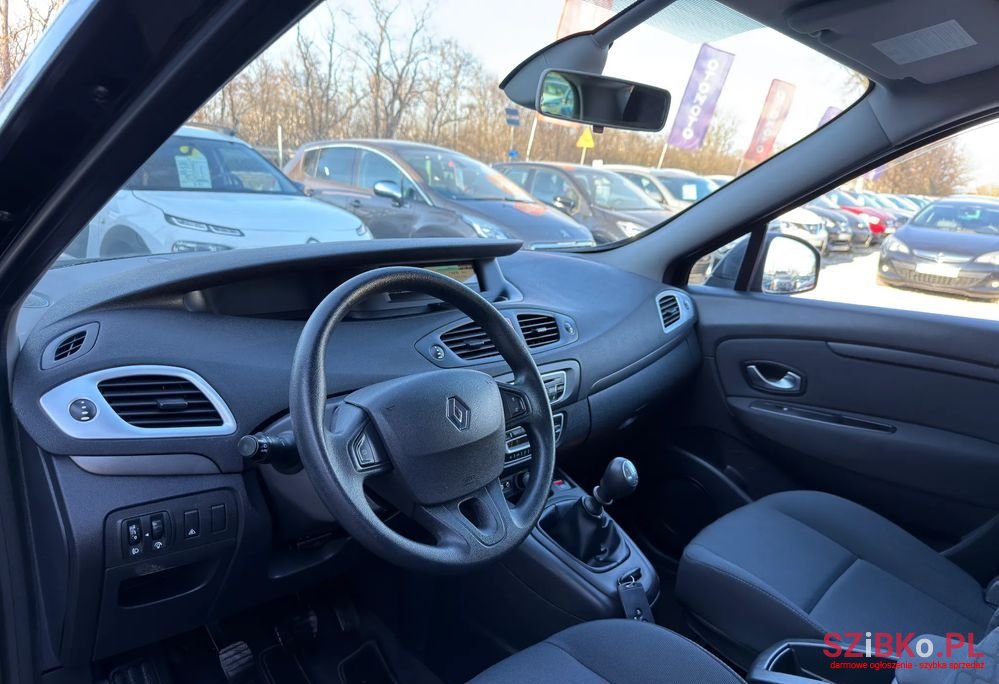 2009' Renault Grand Scenic photo #6